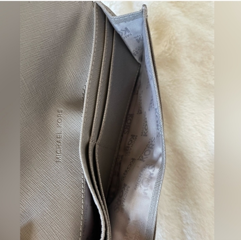 Michael Kors Wallet - Picture 3 of 3